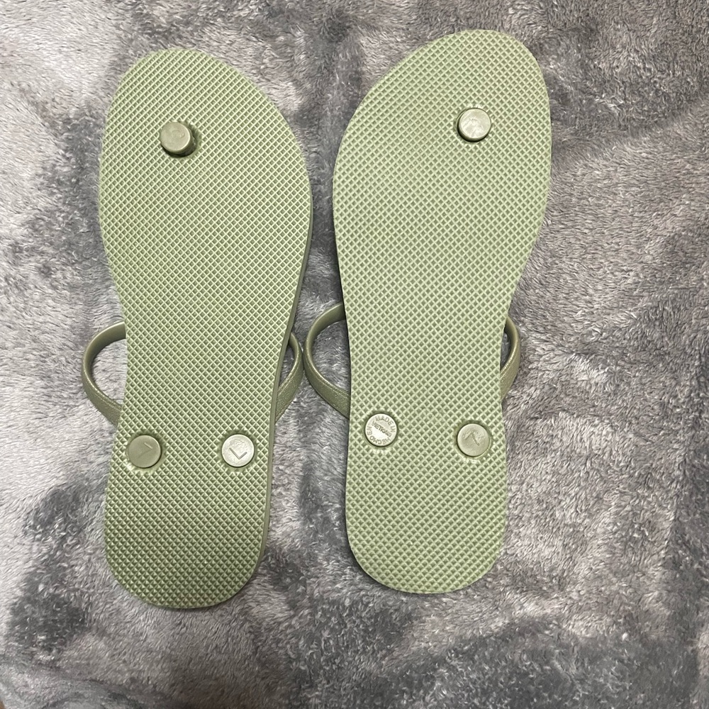 NWOT - Picture 2 of 3